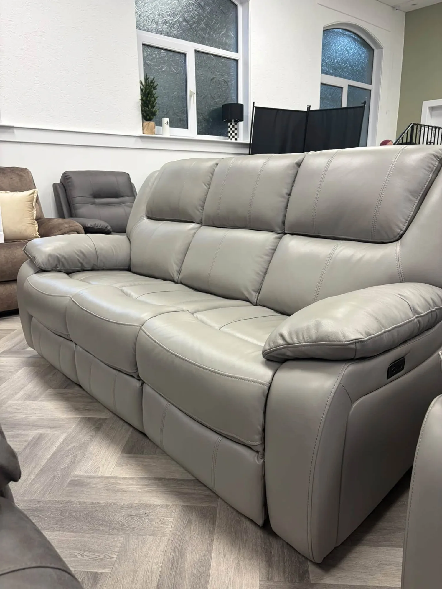 Grey leather The Parker Leather Power-Recliner 3 Seater 3-seater sofa, 3 seater (view 2)